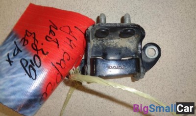 Петля двери задней левой верхняя от Toyota Funcargo 1999-2004