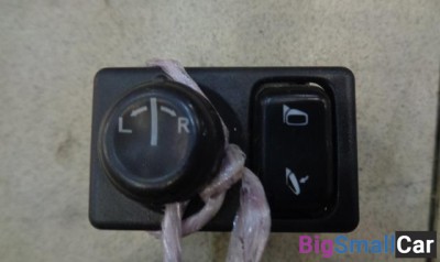 Кнопка регулировки зеркал от Nissan Cube Z10 1998-2002