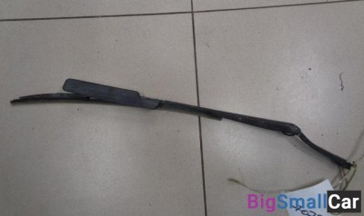 Поводок стеклоочистителя передний правый от Nissan Sunny N14 1990-1995