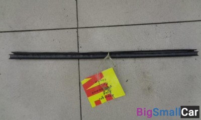 Уплотнитель стекла двери передней левой (бархотка внутренняя) от Mercedes-Benz A-klass W168 1997-2004