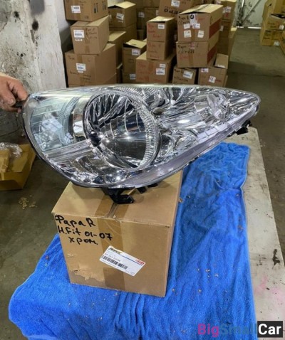 Фара правая Хонда Фит Honda Fit хром