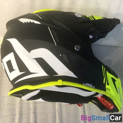 Шлем AIROH Aviator ACE black/yellow M AVA